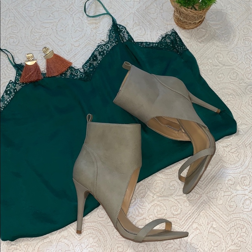 Shoe Dazzel - Sophia & Lee - Taupe Heels